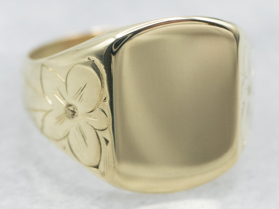 Vintage Green Gold Signet Ring with Floral Details
