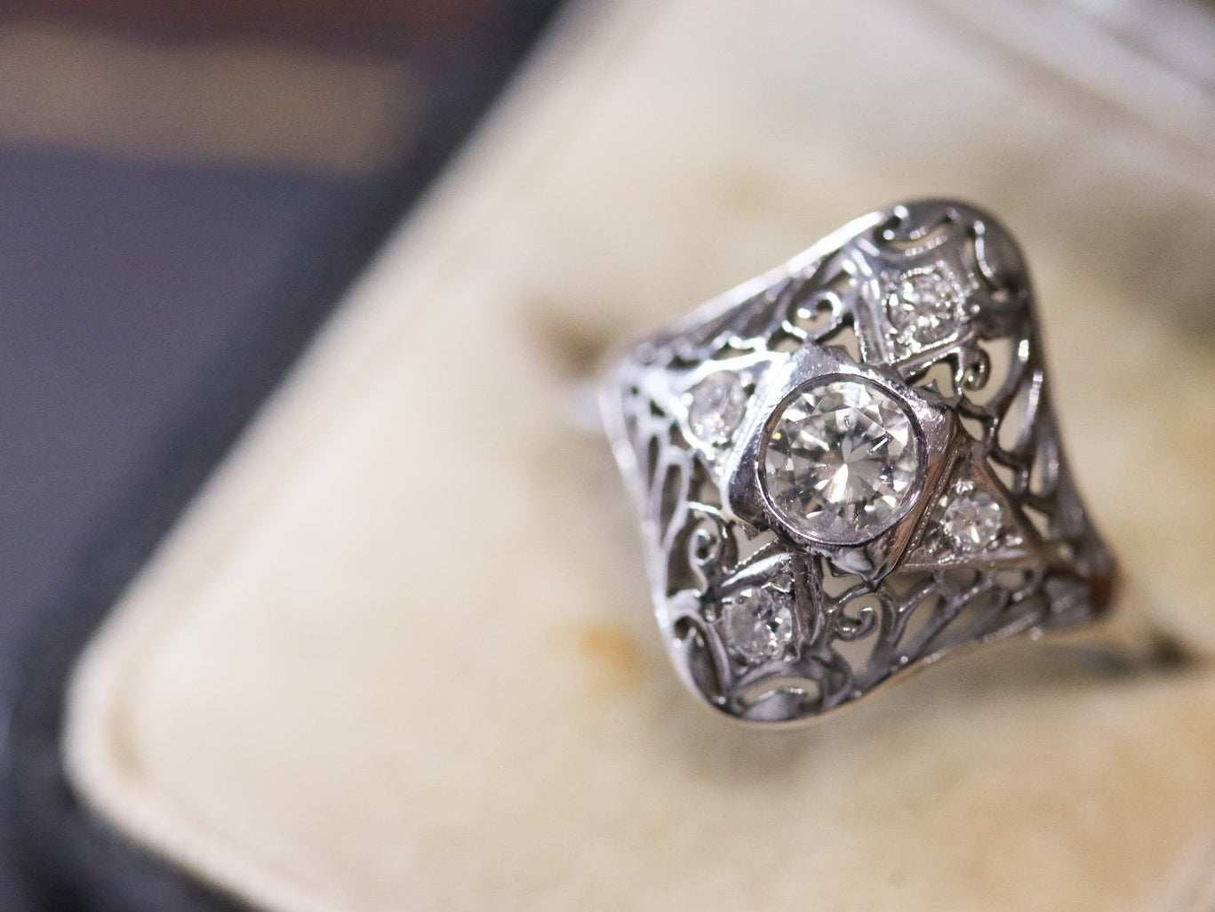 When It Comes to Exceptional Vintage and Antique Rings, Berganza Dazzles -  1stDibs Introspective