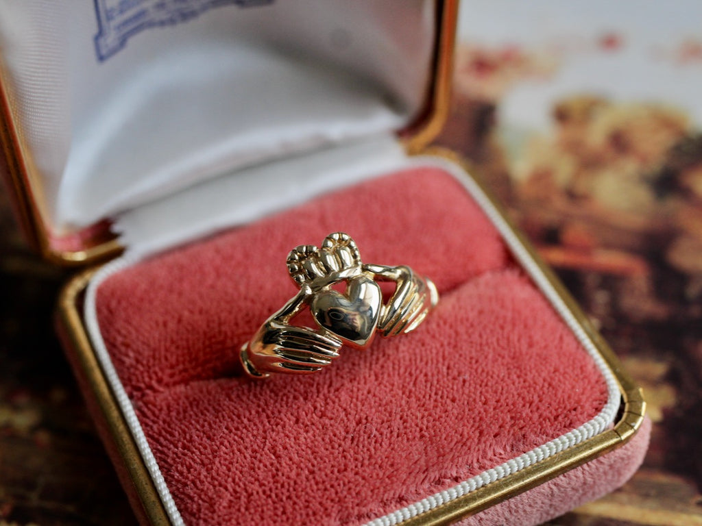 How To Wear A Claddagh Ring A Guide To Symbolism Styles, 42 OFF