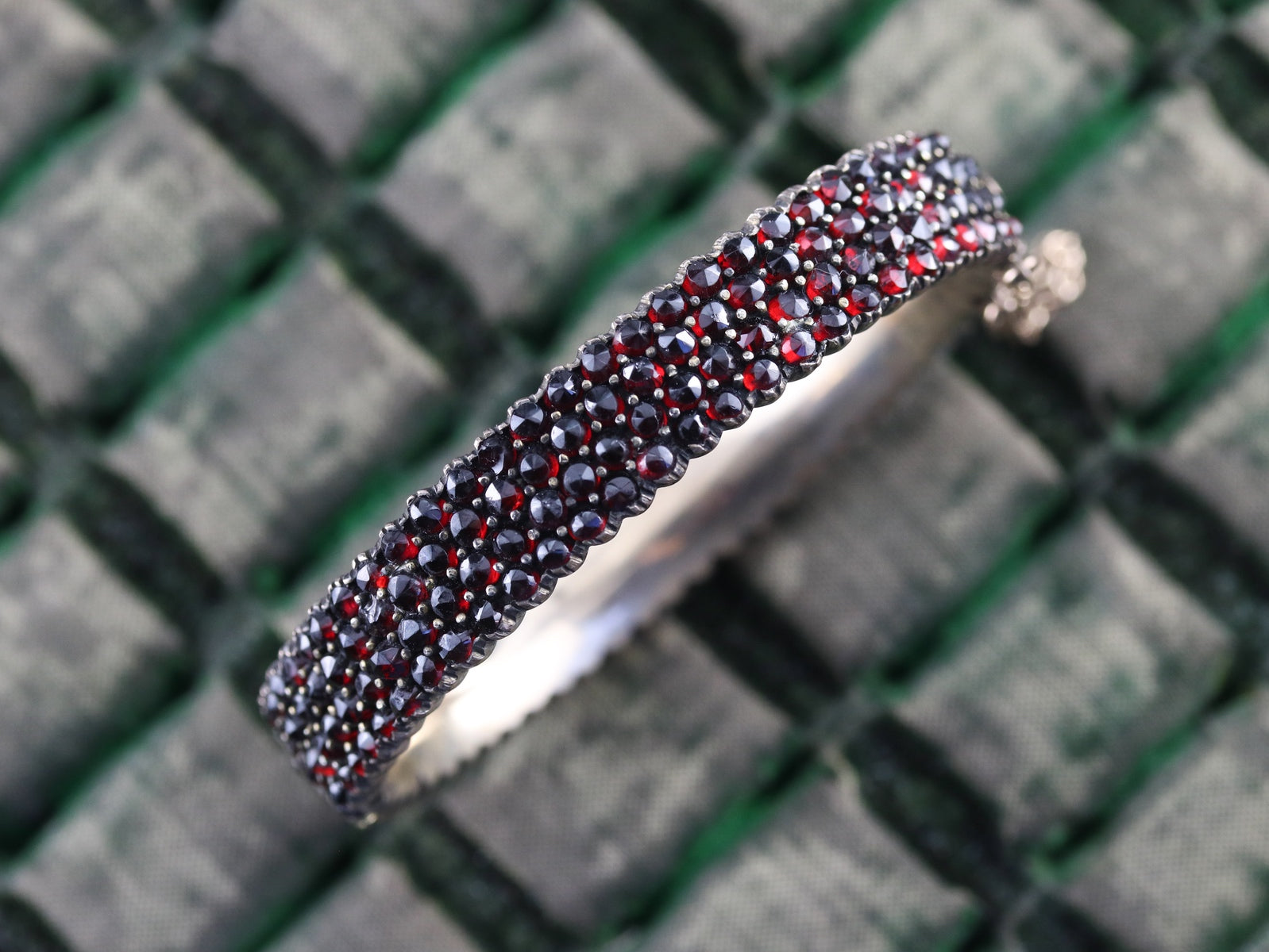 Gem variety deals of garnet