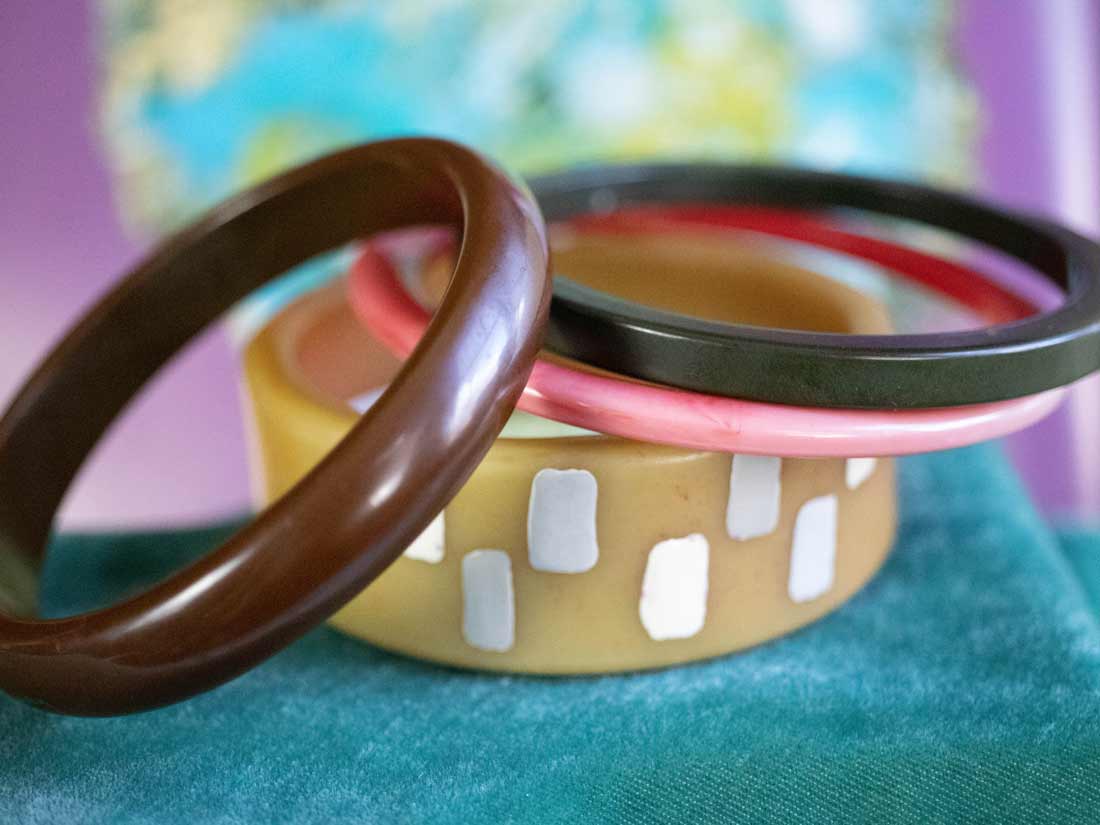 FIVE Bakelite Bracelets - TWO Butterscotch-Orange DAISY Carved, One - Ruby  Lane