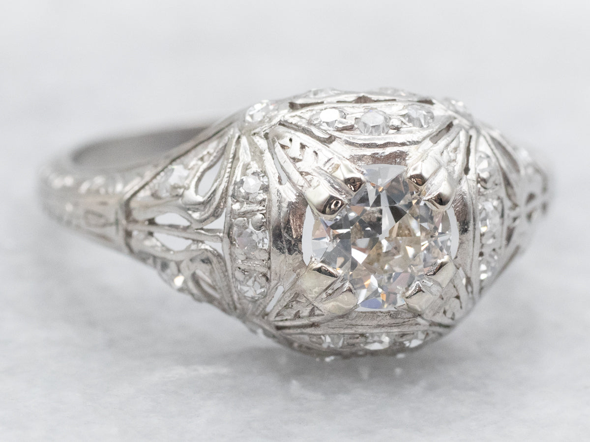 Anillo de compromiso Art Déco de diamantes de talla europea con detalles de diamantes