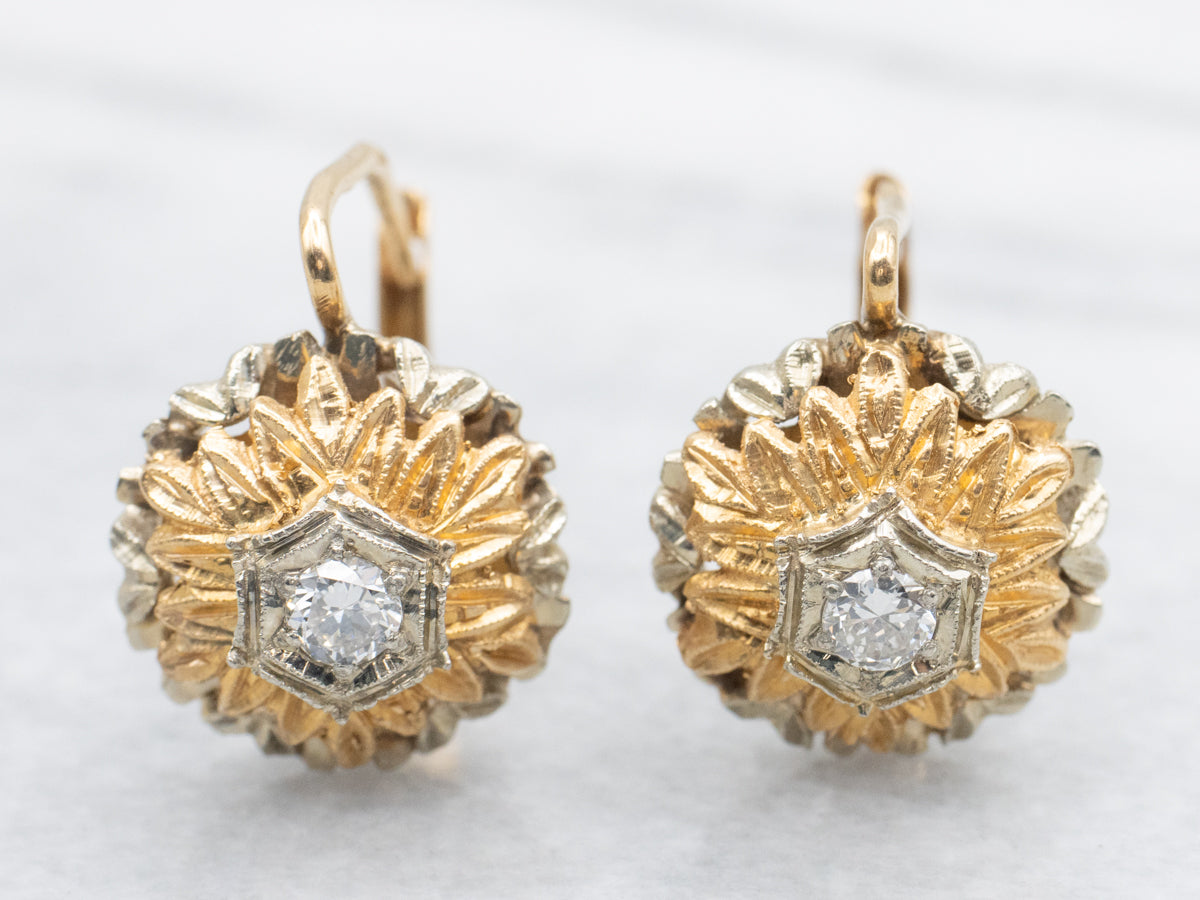 Pendientes colgantes con solitario de flor de diamante adornado vintage de dos tonos de 14 quilates