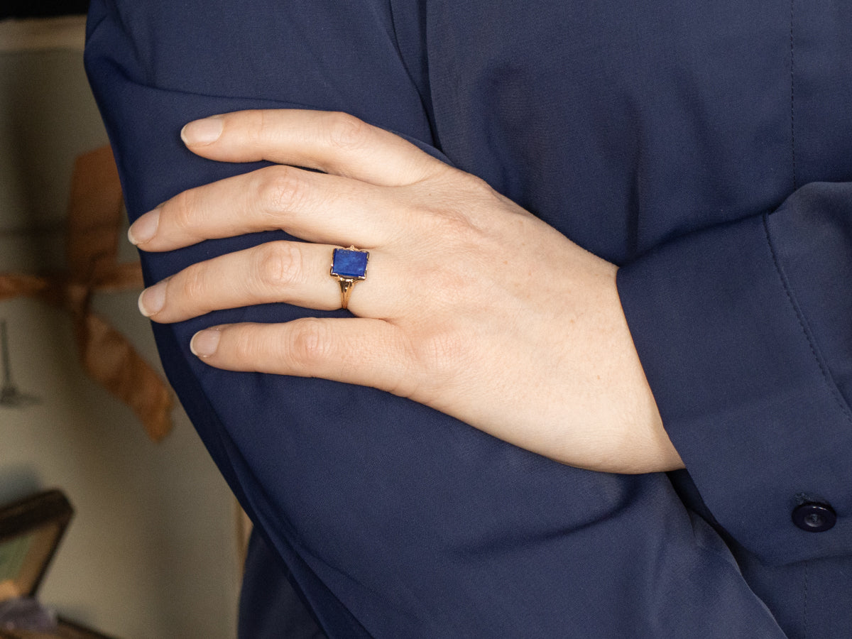 Retro 1940s Lapis and Yellow Gold Ring