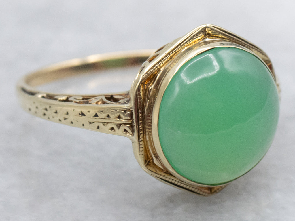 Antique Gold Chrysoprase Cabochon Filigree Ring