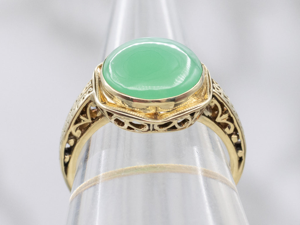 Antique Gold Chrysoprase Cabochon Filigree Ring