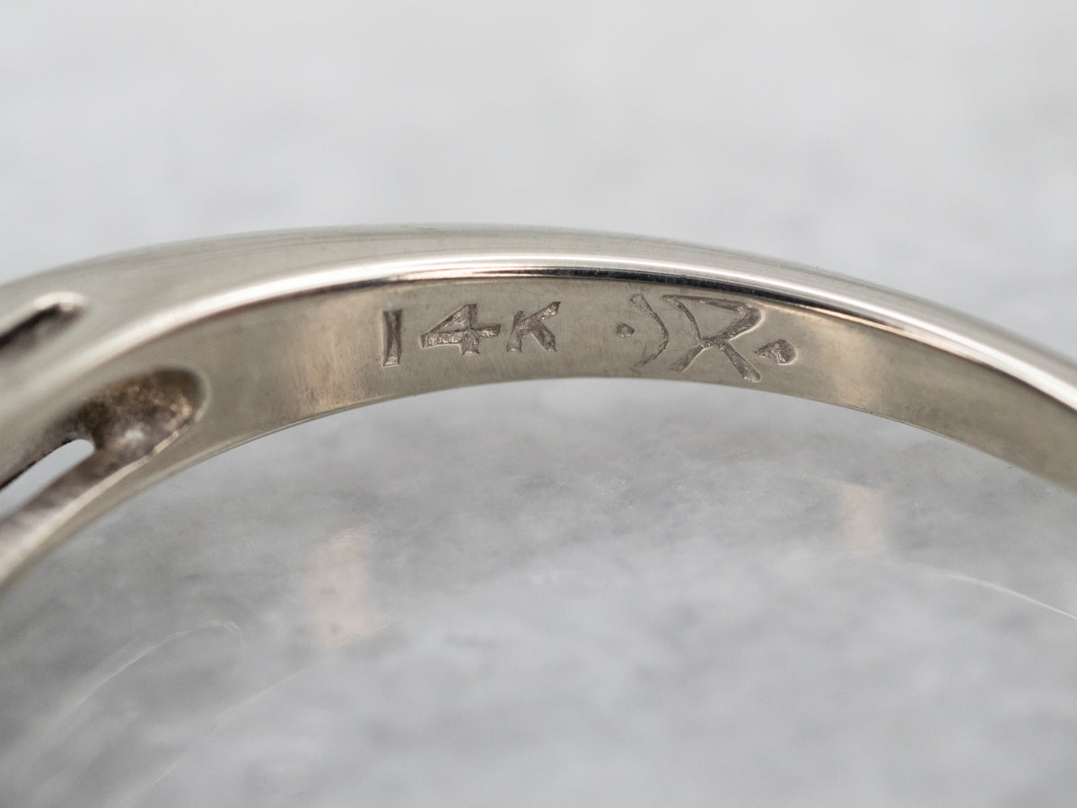 Anillo de compromiso con diamantes de estilo retro