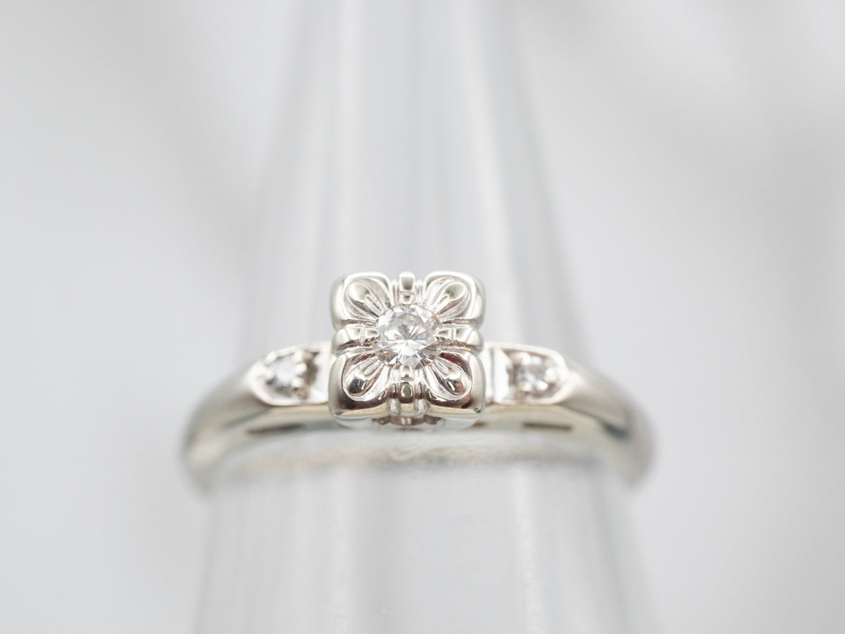 Anillo de compromiso con diamantes de estilo retro