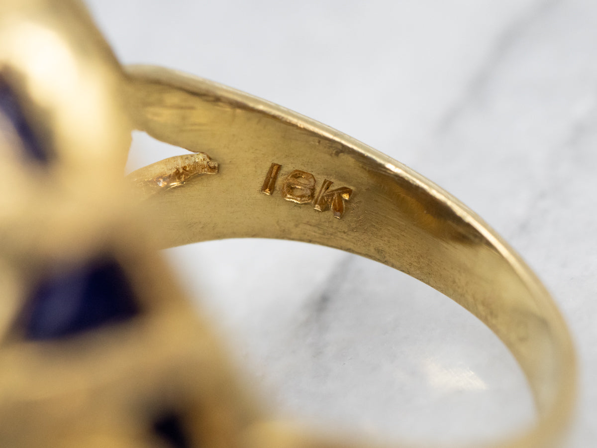 Anillo de cóctel con cúpula de esmalte azul con incrustaciones de diamantes florales