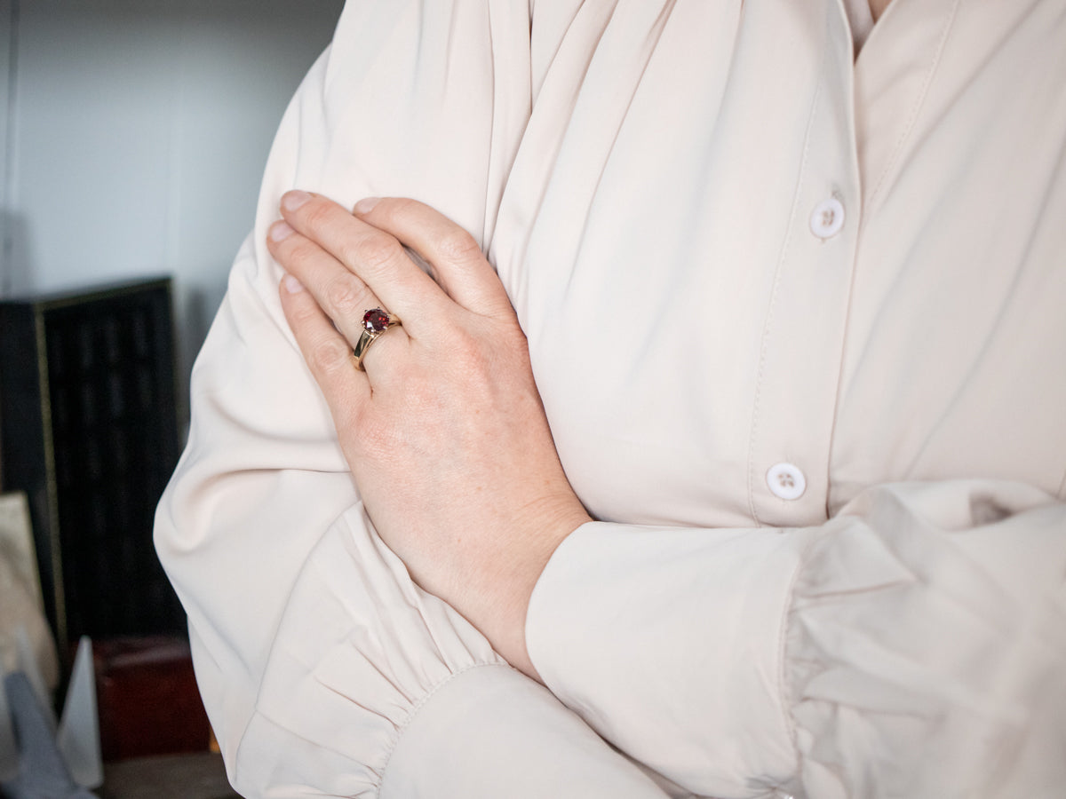 Classic Two Tone Pyrope Garnet Solitaire Ring