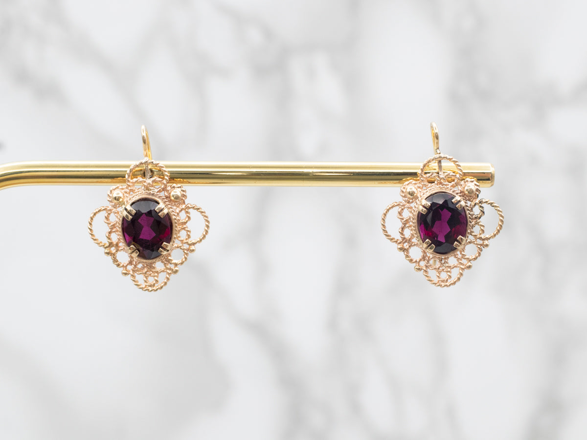 Pendientes colgantes de filigrana de granate piropo dorado adornado