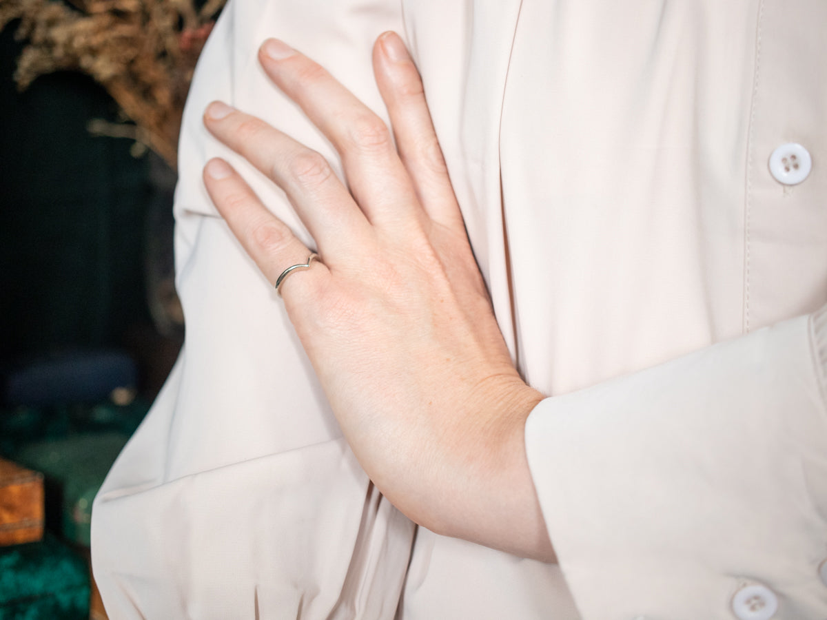 Modernist White Gold V Band