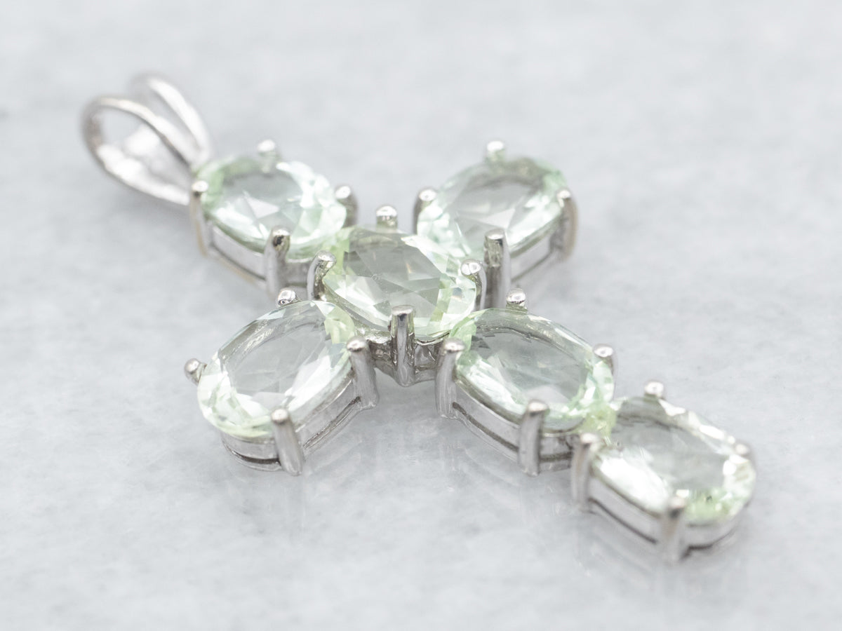 Colgante Cruz de Cuarzo Verde Prasiolita en Oro Blanco