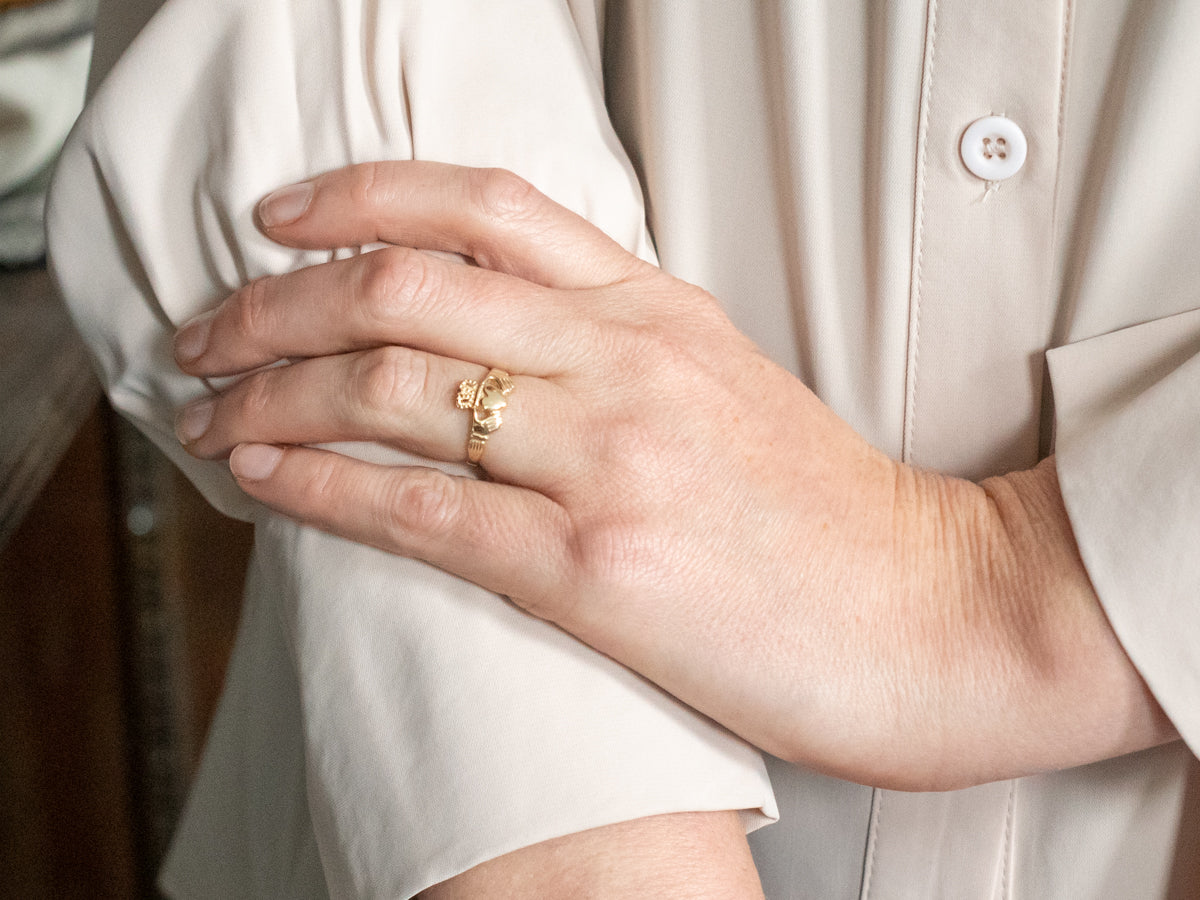 Vintage Gold Claddagh Ring