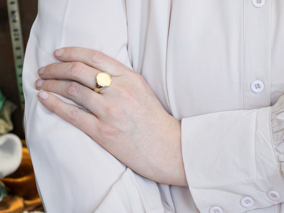 Green Gold Classic Oval Top Signet Ring