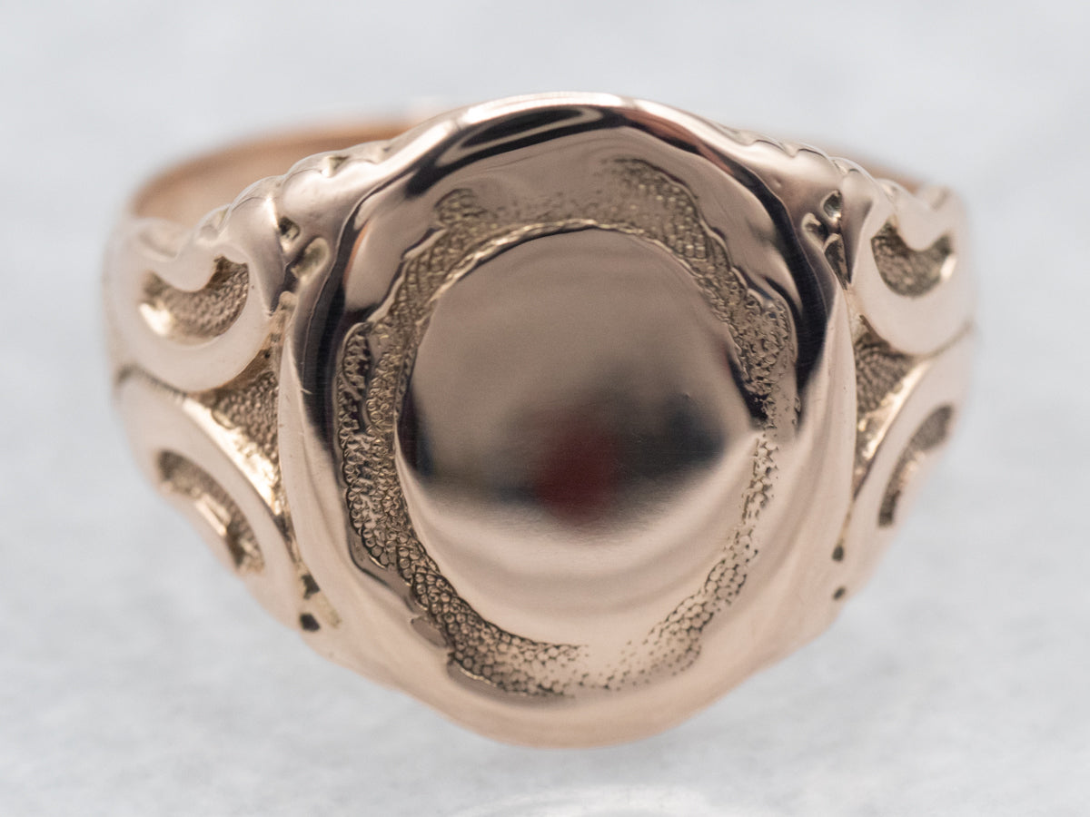 Victorian Signet Ring with Decorated Shoulders