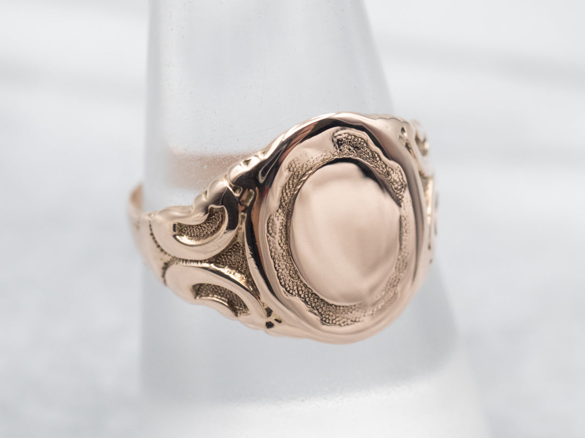 Victorian Signet Ring with Decorated Shoulders