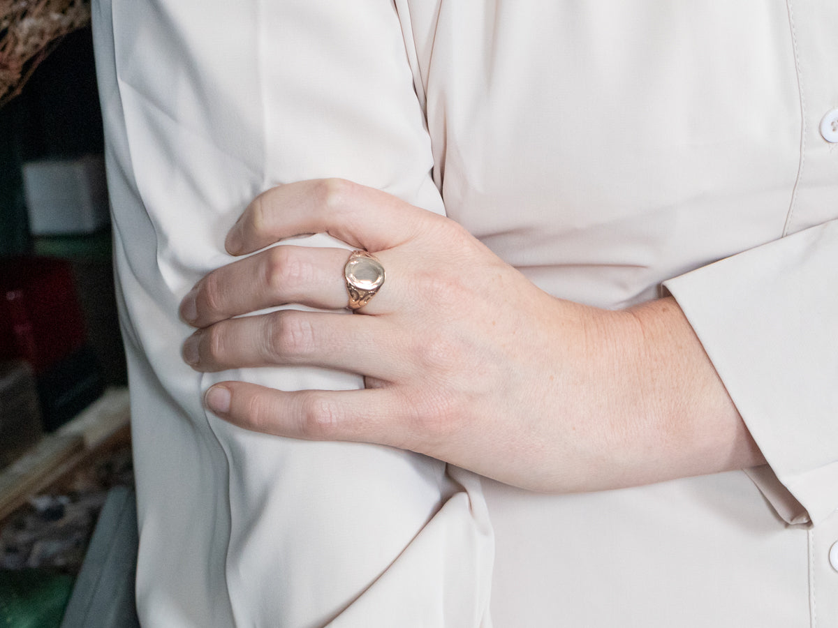 Victorian Signet Ring with Decorated Shoulders