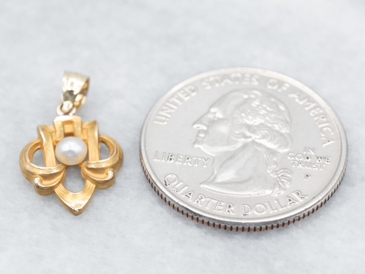 Bloomed Gold Pearl Solitaire Pendant