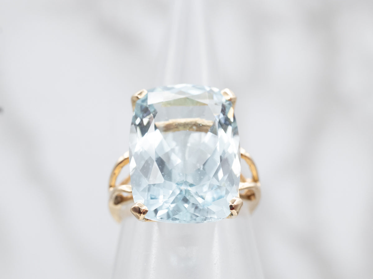 Exquisite Yellow Gold Aquamarine Solitaire Cocktail Ring