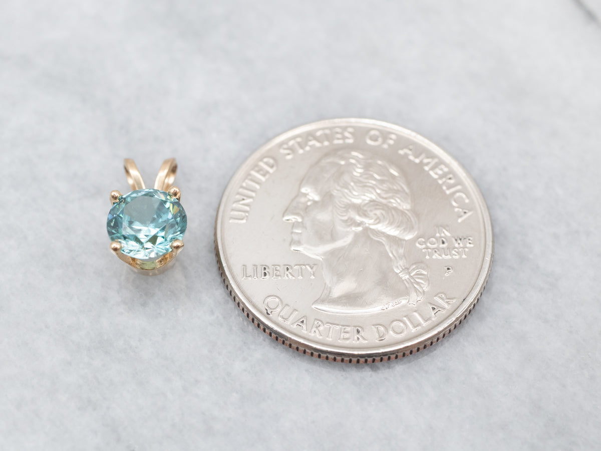 Colgante solitario con circonita azul de Simply Sweet