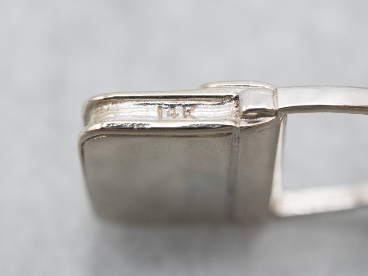 Lindo colgante para bolso en oro blanco