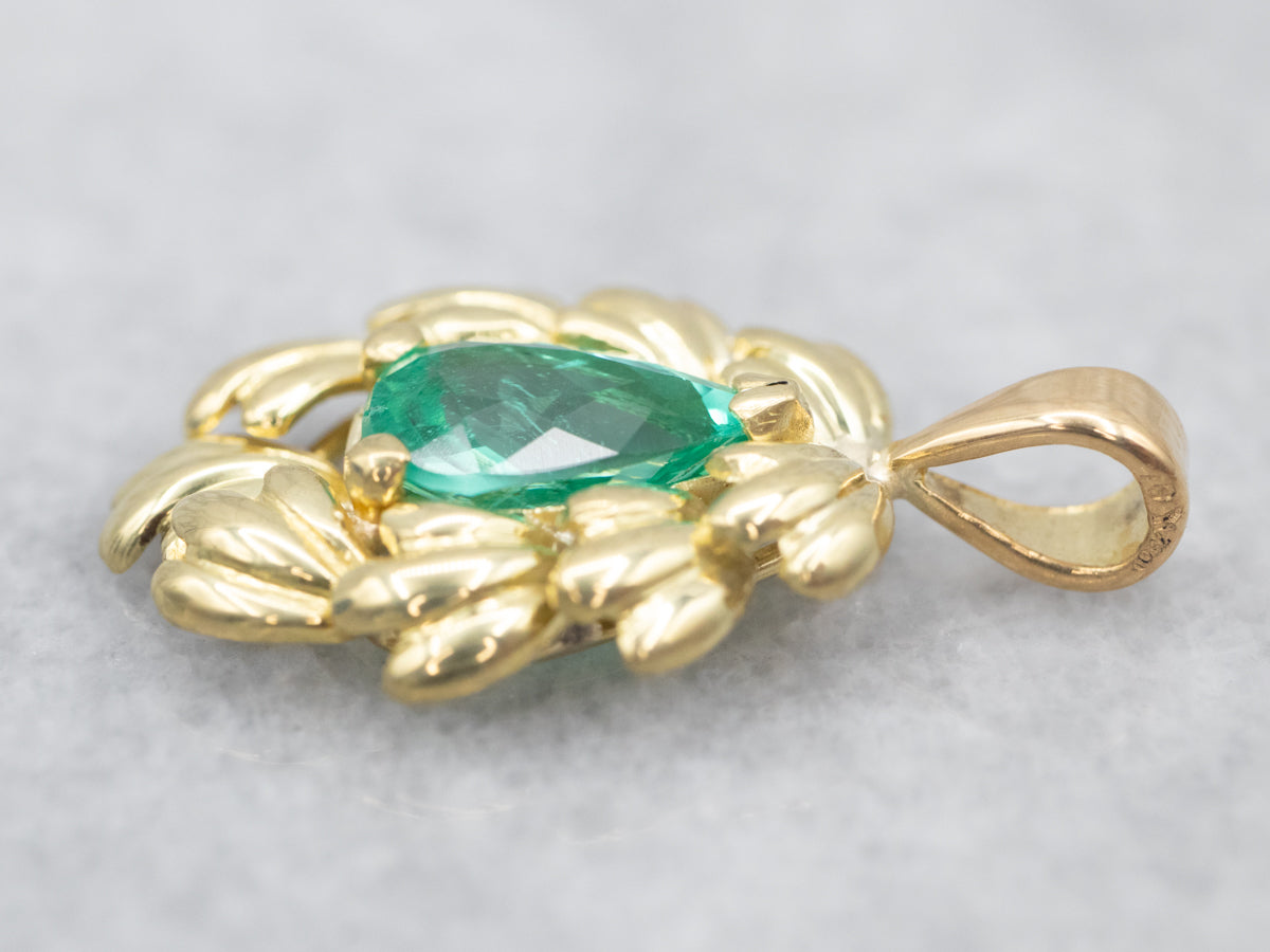 Gorgeous 18K Gold Emerald Solitaire Pendant