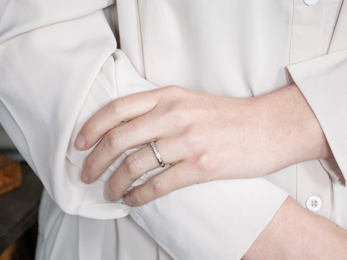 Banda de diamantes tallados de arte vintage