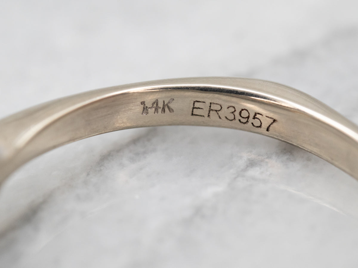 Anillo de compromiso de diamantes redondos brillantes