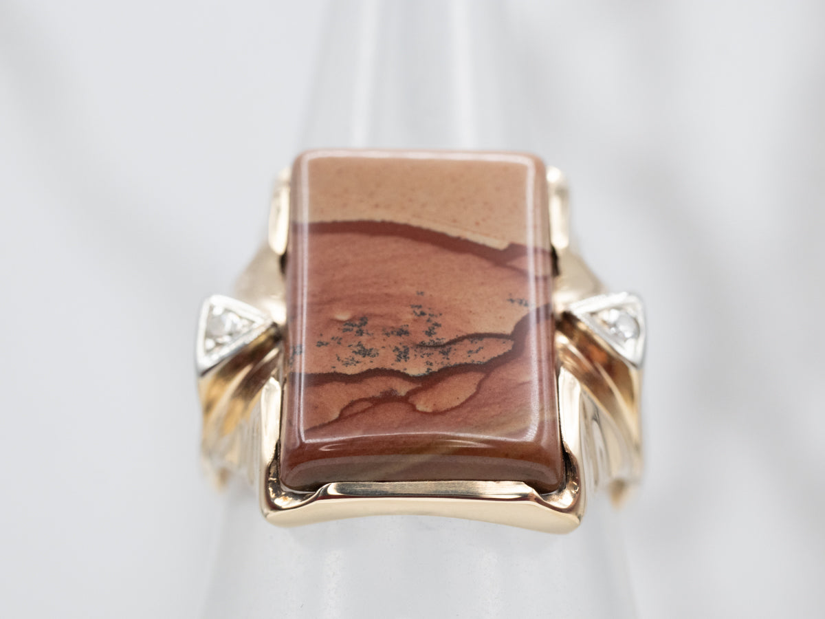 Hermoso anillo de jaspe de oro amarillo con detalles de diamantes