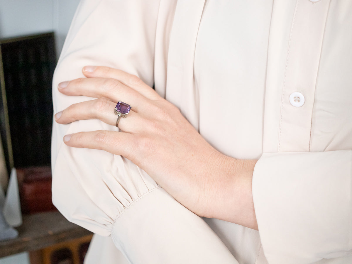 Vibrant White Gold Amethyst Solitaire Cocktail Ring