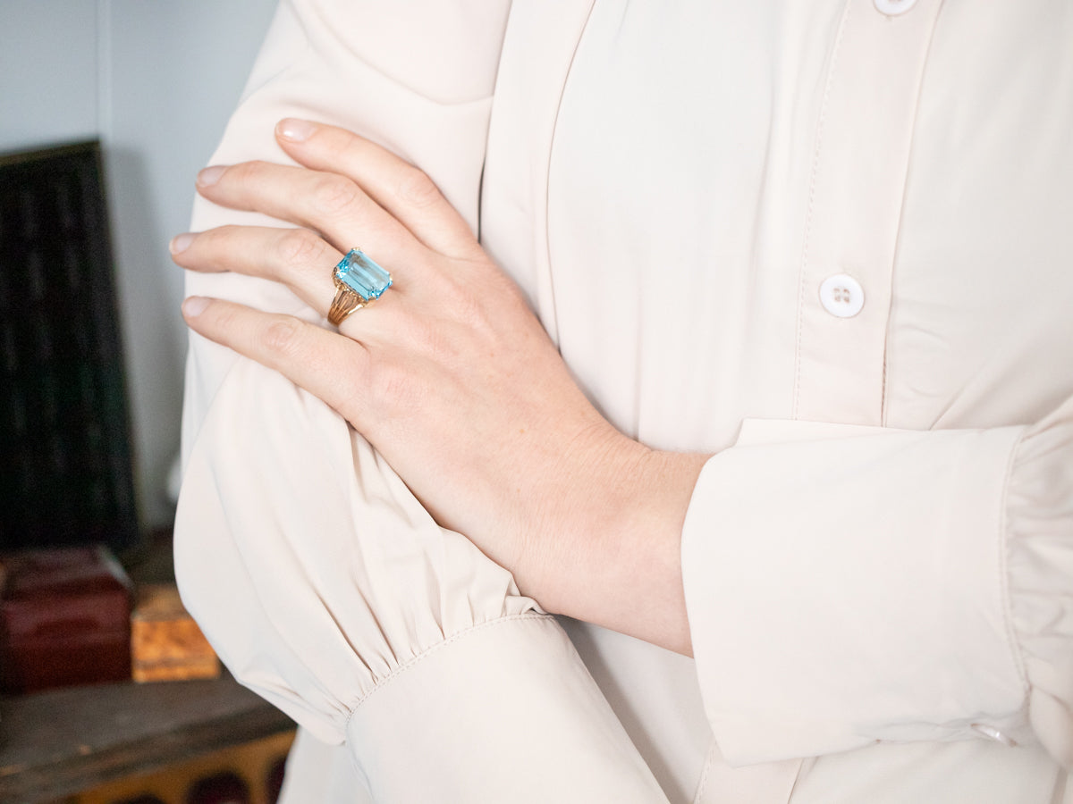 Stunning Gold Blue Topaz Solitaire Cocktail Ring