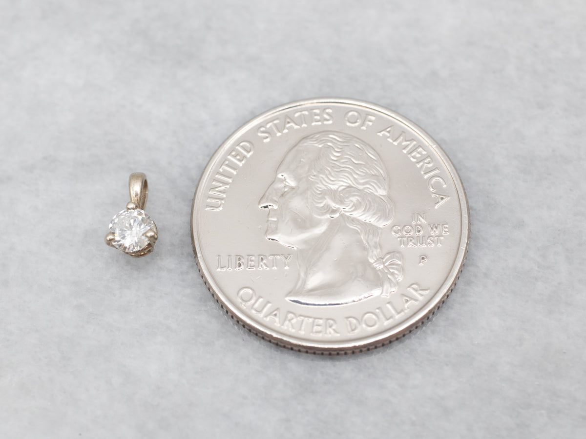 Colgante solitario de diamantes en oro blanco