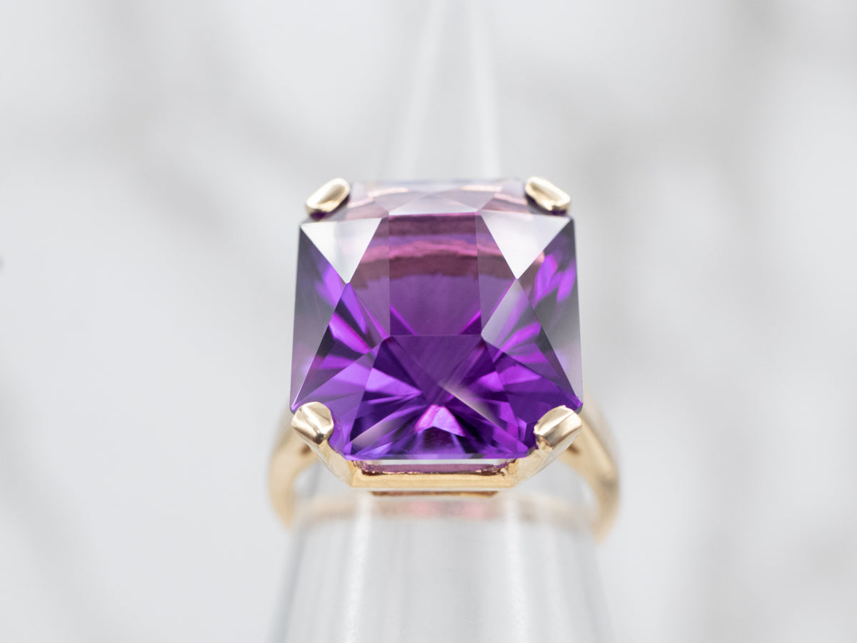 Exquisite Yellow Gold Amethyst Solitaire Cocktail Ring
