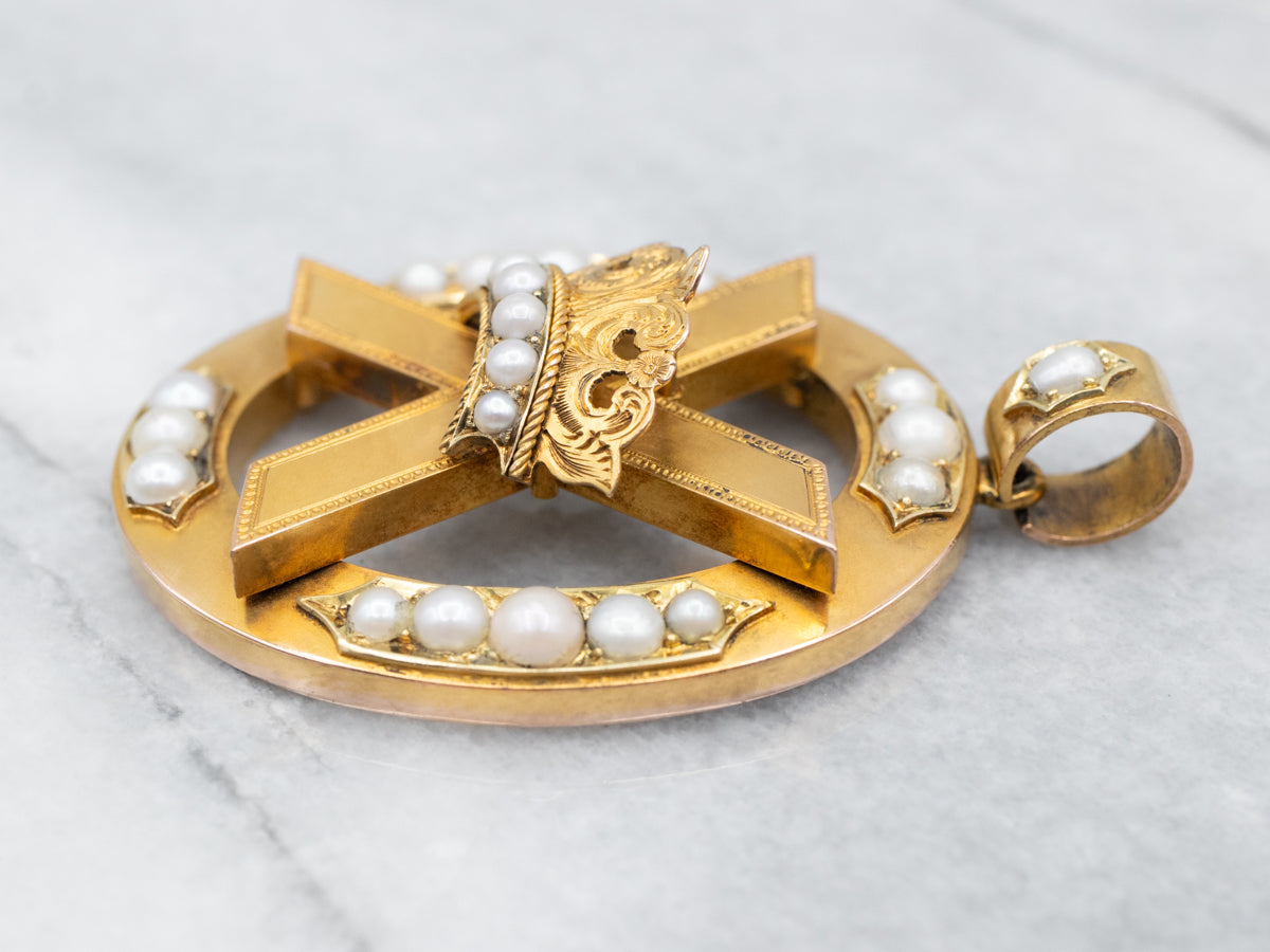 Colgante victoriano de perlas y corona de oro florecido
