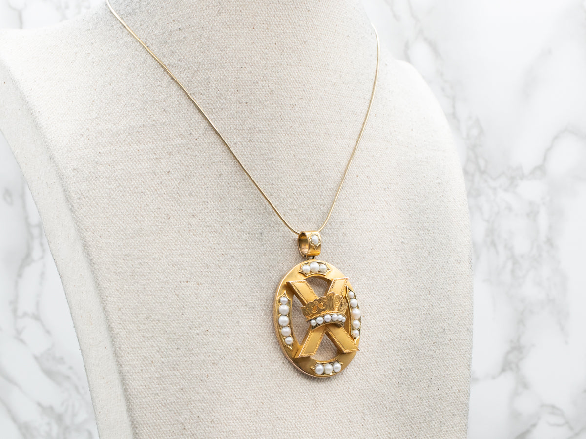 Colgante victoriano de perlas y corona de oro florecido