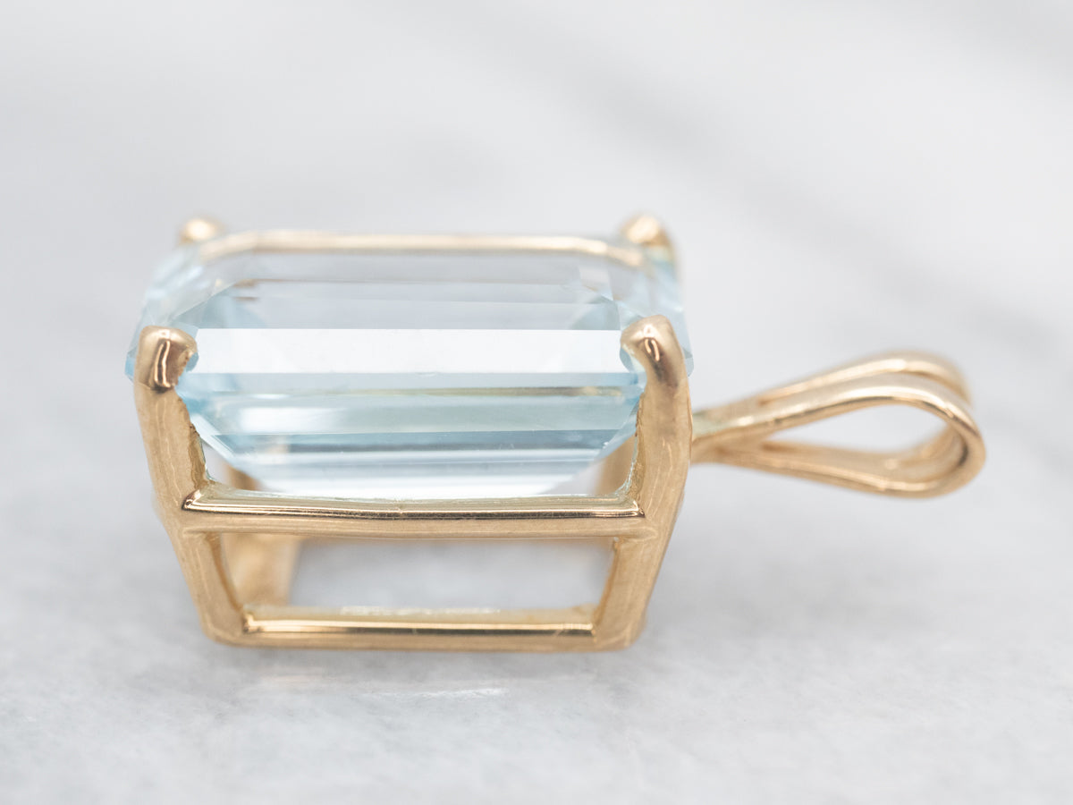 Colgante Solitario Oro Amarillo Topacio Azul