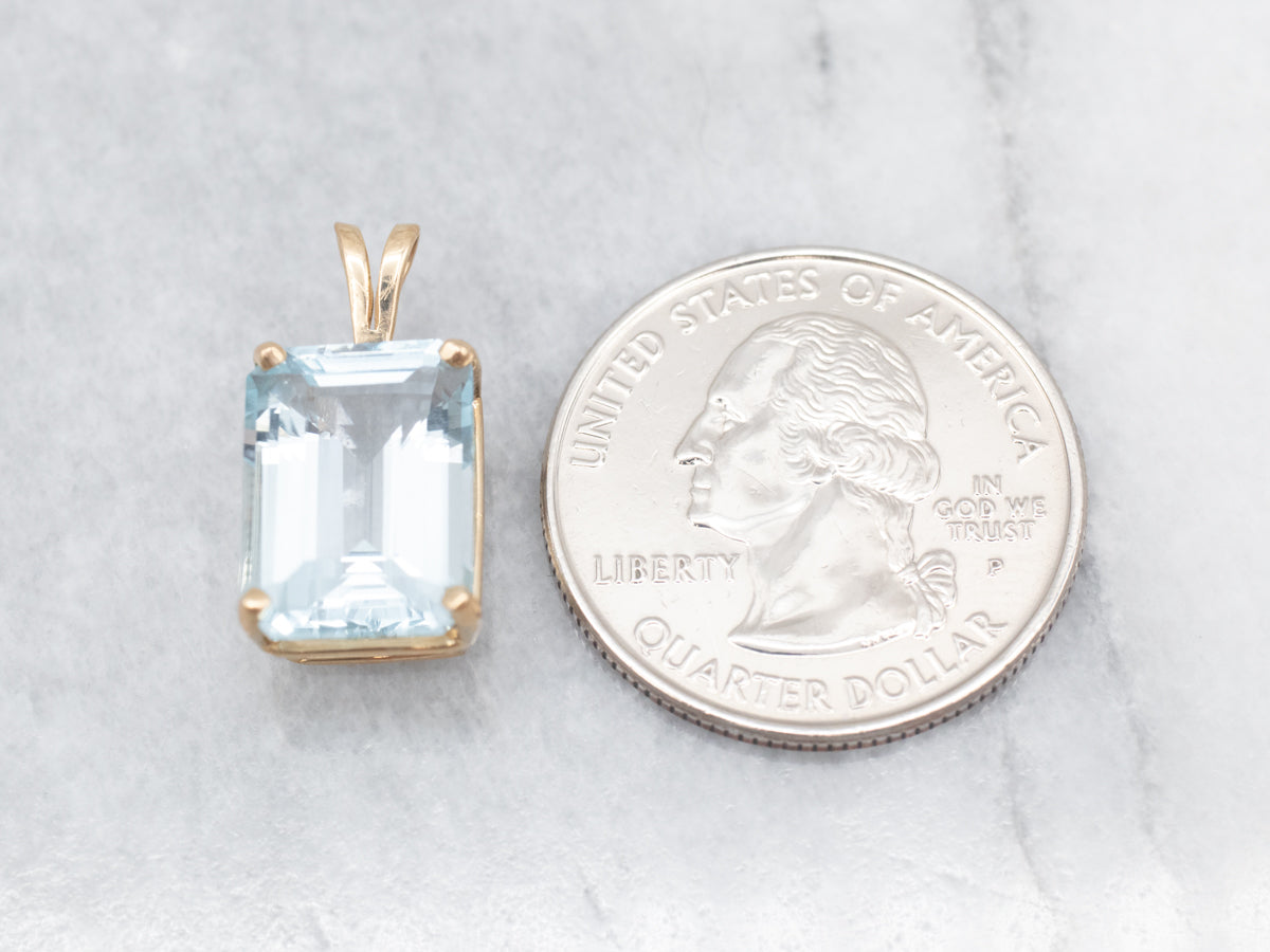 Colgante Solitario Oro Amarillo Topacio Azul