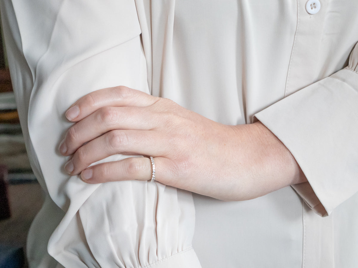 18-Karat White Gold Diamond Wedding Band