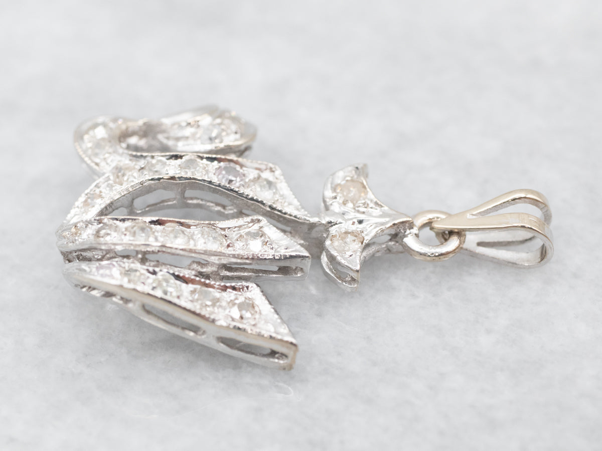 Colgante vintage con forma de gota de diamantes en movimiento