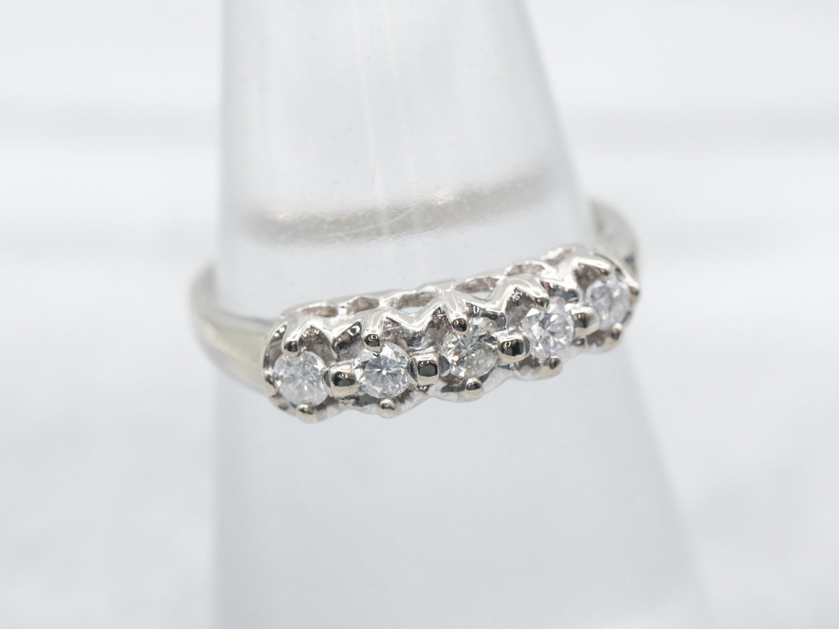 Alianza vintage de cinco diamantes con diamantes