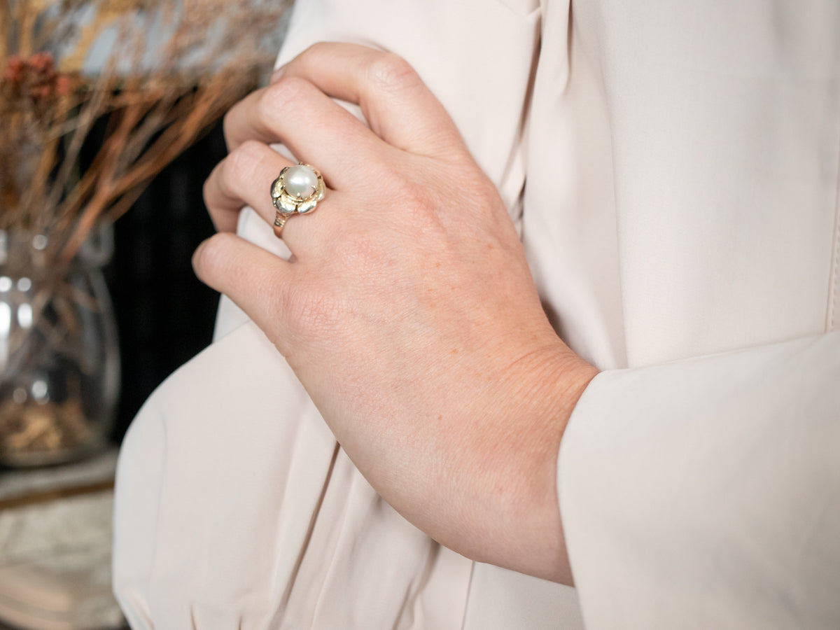 Beautiful Two Tone Pearl Flower Ring