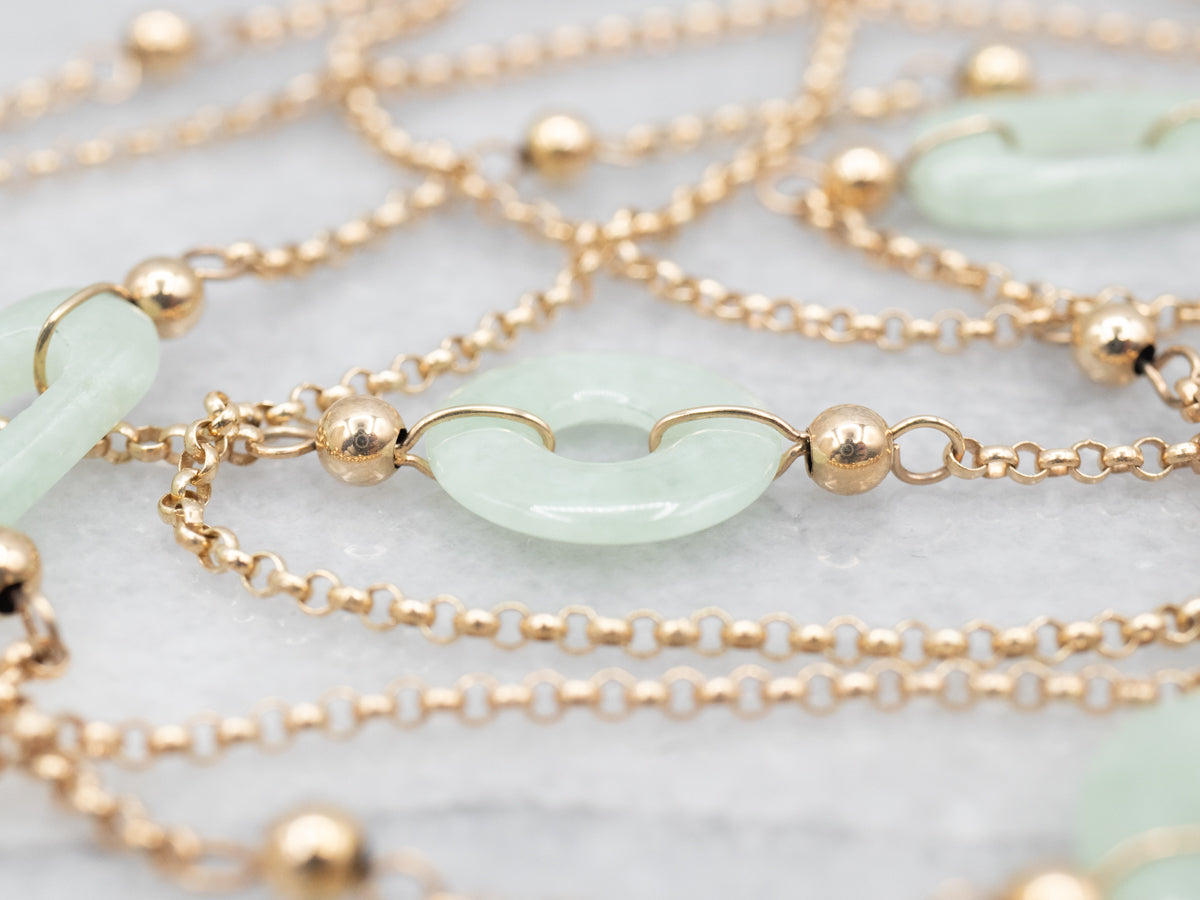 Collar de Jade en Oro Amarillo con Cierre de Mosquetón