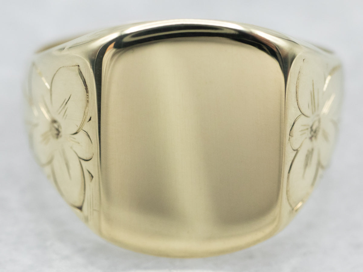 Anillo de sello vintage de oro verde con detalles florales