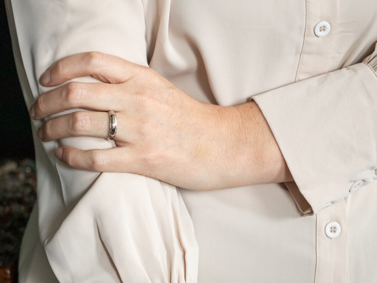 White Gold Patterned Edge Wedding Band