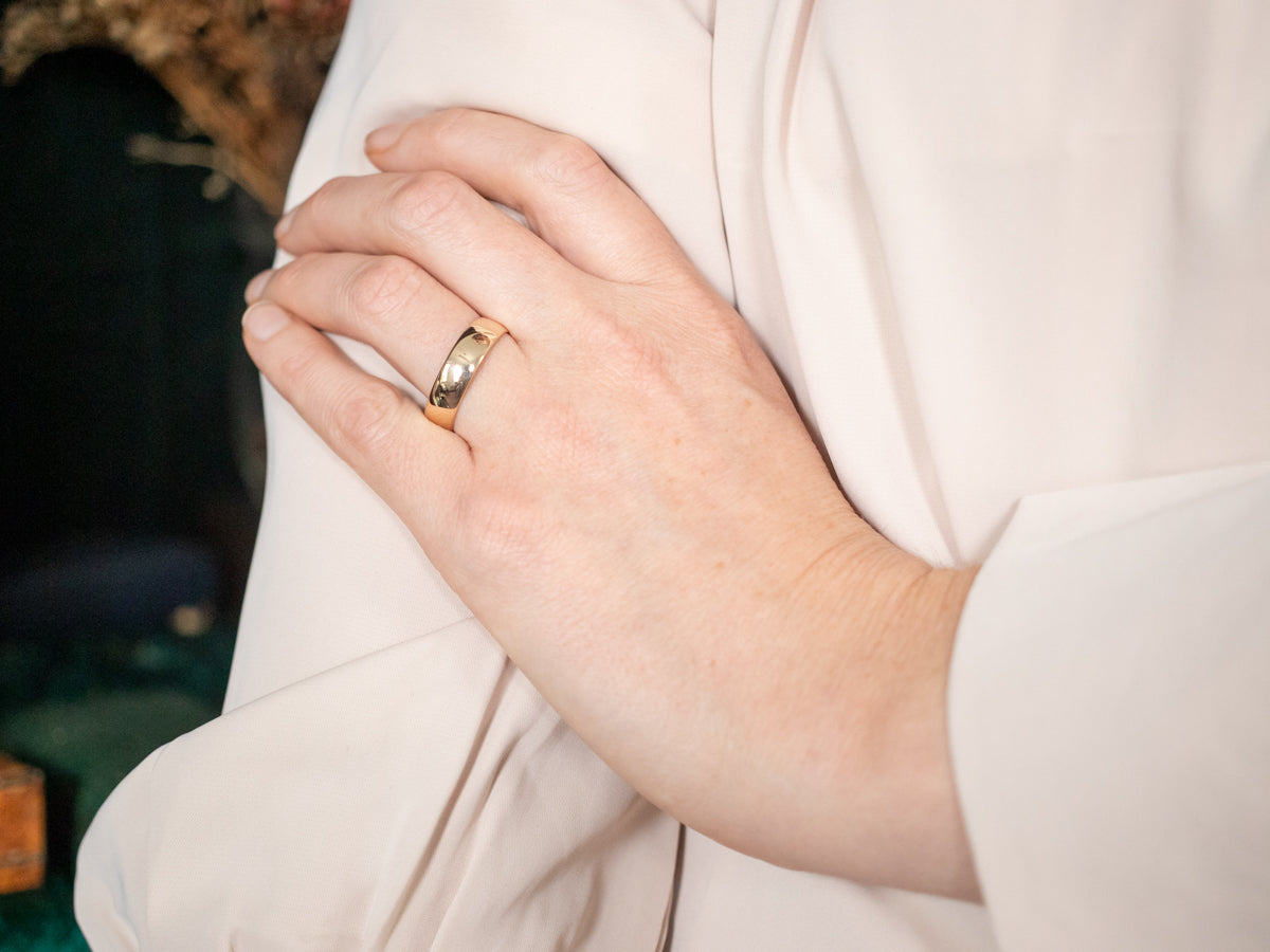 Unisex Plain Gold Wedding Band