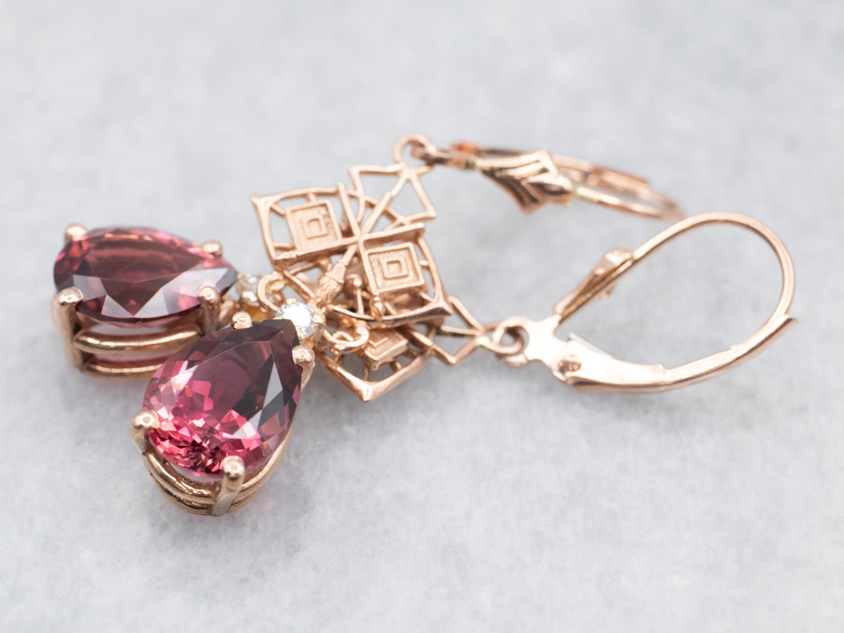 Pendientes colgantes de turmalina rosa en oro rosa con detalles de diamantes