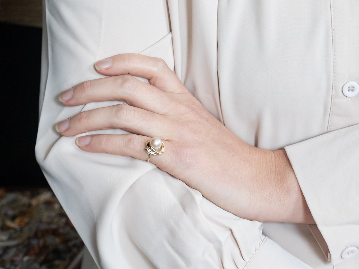 Yellow Gold Saltwater Pearl Ring with Diamond Accents
