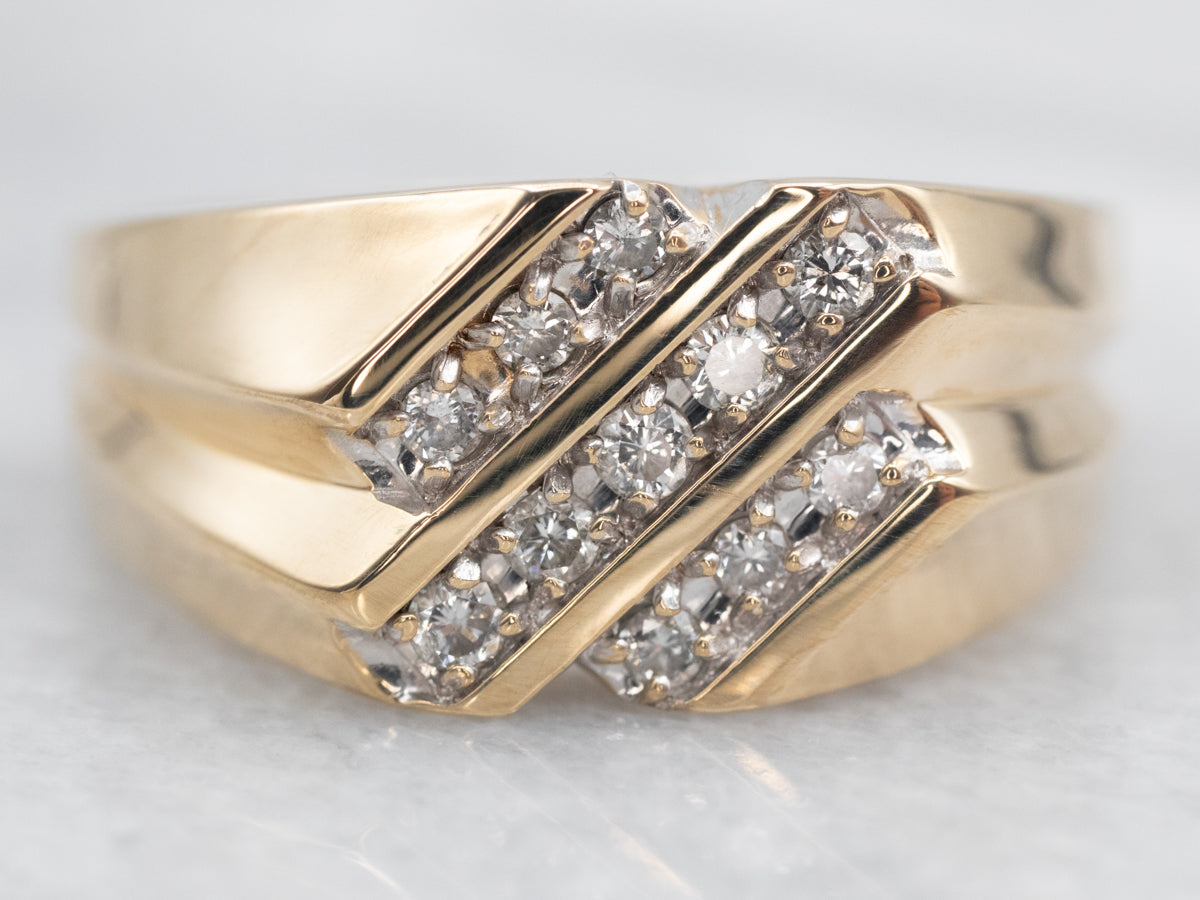Anillo de diamantes en fila diagonal en oro amarillo y blanco de dos tonos