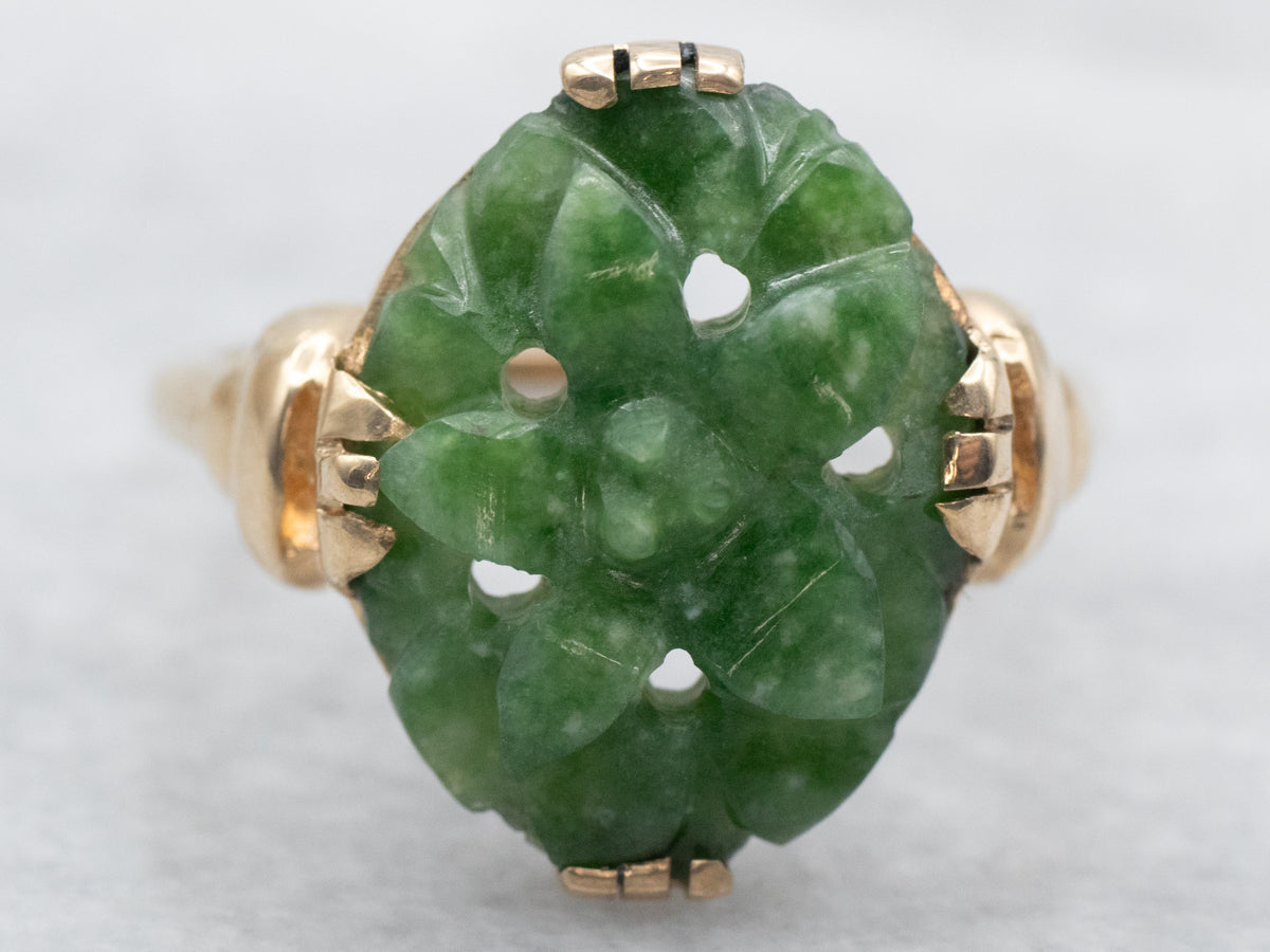 Anillo de cóctel de jade tallado floral vintage